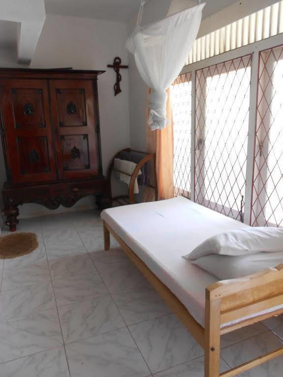 Wijenayake'S - Beach Haven Guest House - Galle Fort Exterior photo