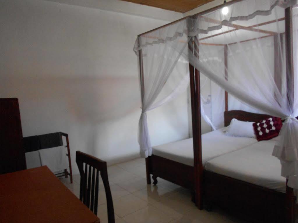 Wijenayake'S - Beach Haven Guest House - Galle Fort Exterior photo